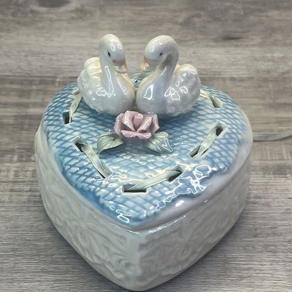 Vintage Heart Shaped Swans Lace Rose Ceramic Trinket Box Blue Vtg